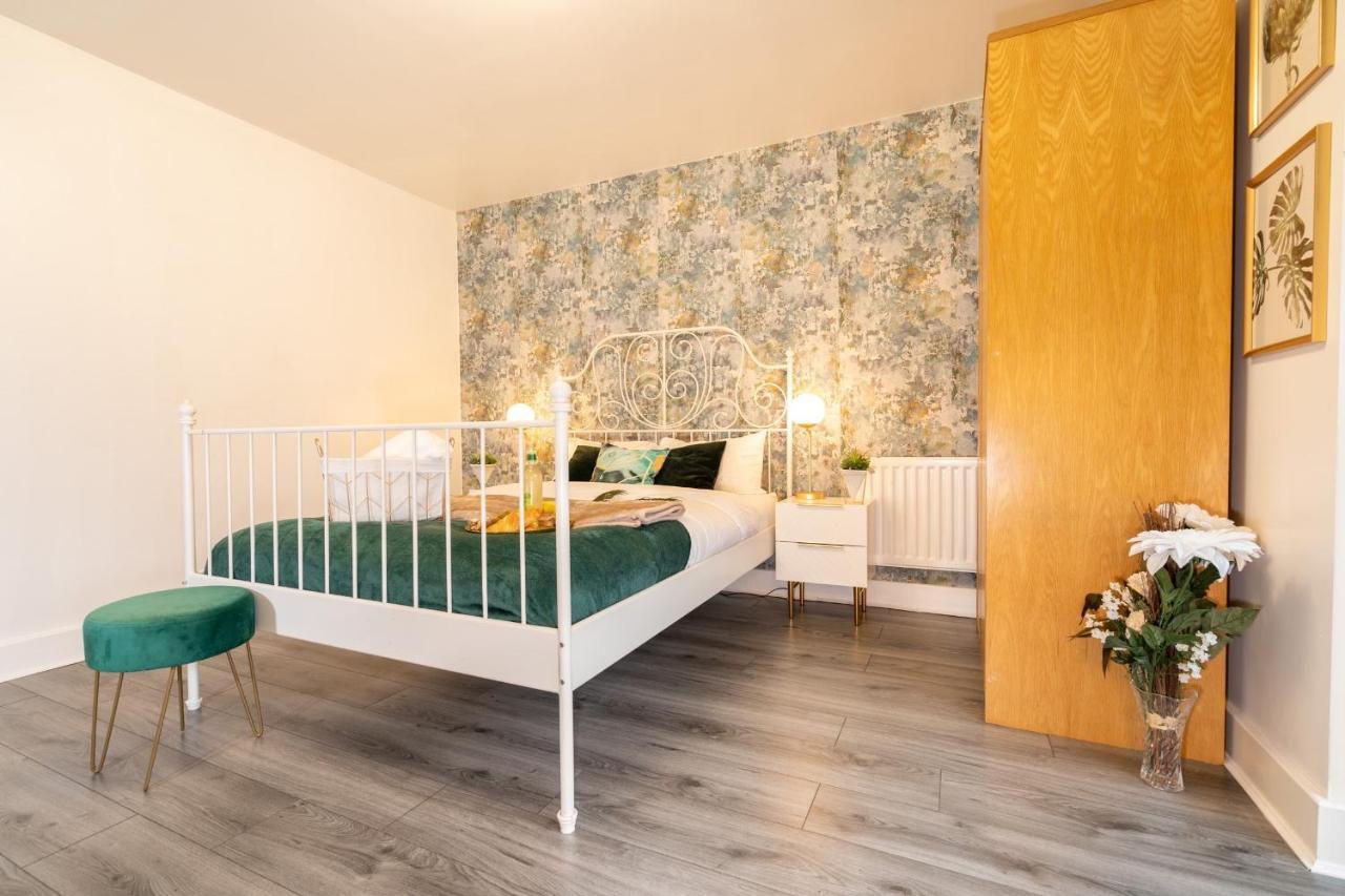 Luxe Place - Netflix & Workspace For 6 Birmingham Zewnętrze zdjęcie
